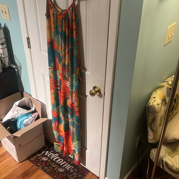 Beautiful jumper, size large, no tags, adjustable straps. Pockets - Picture 2 of 6